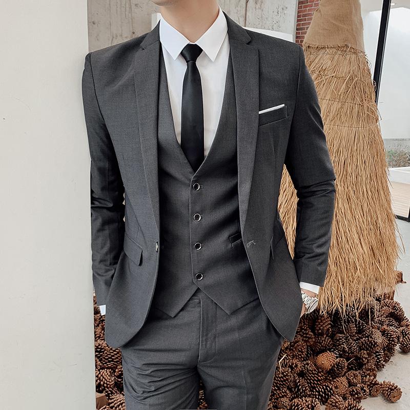 Mens Grooming Brand - بدلة رسمية عالية الجودة بلون موحد